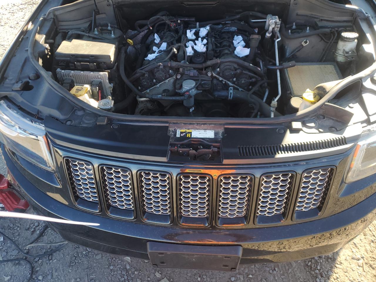 2015 Jeep Grand Cherokee - Image 12