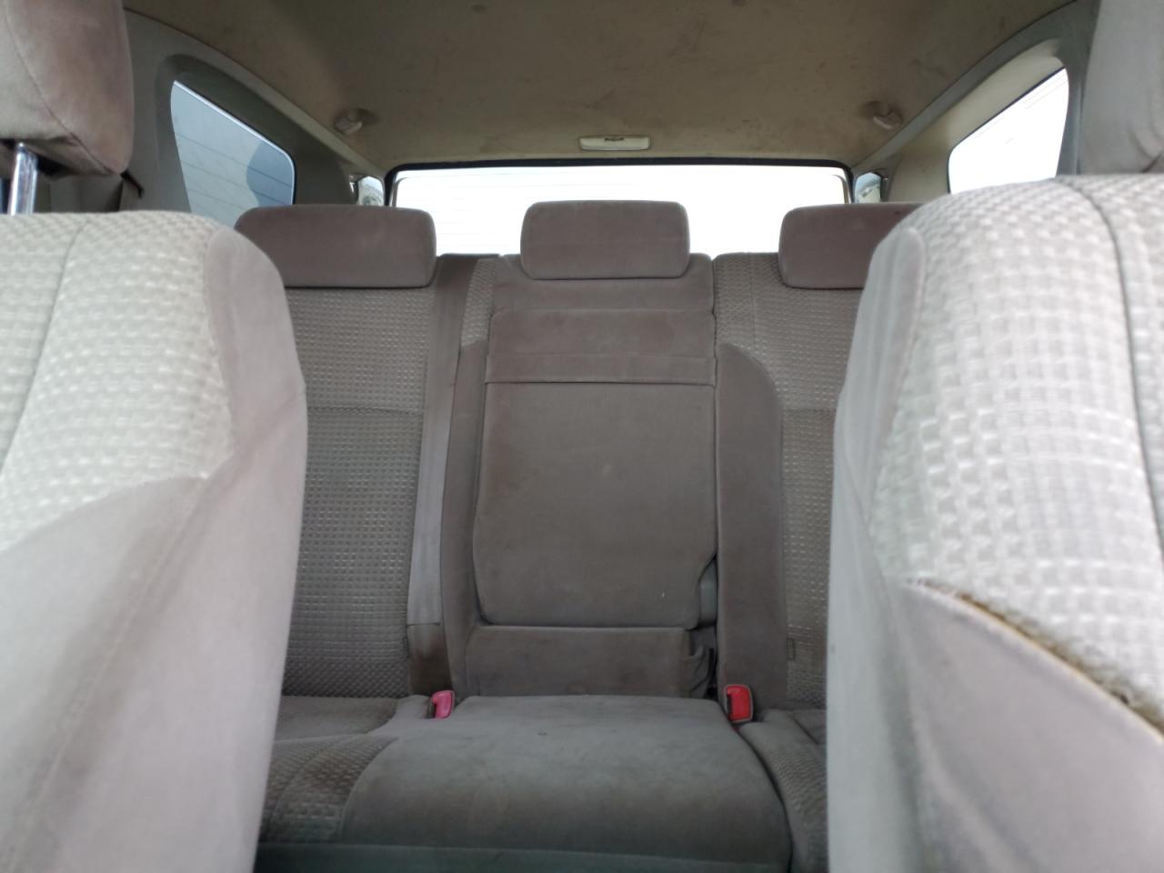2004 Toyota 4Runner - Image 10