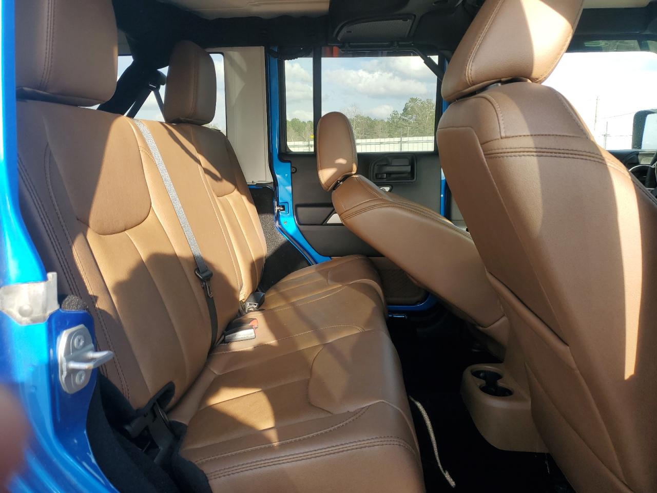 2016 Jeep Wrangler - Image 10