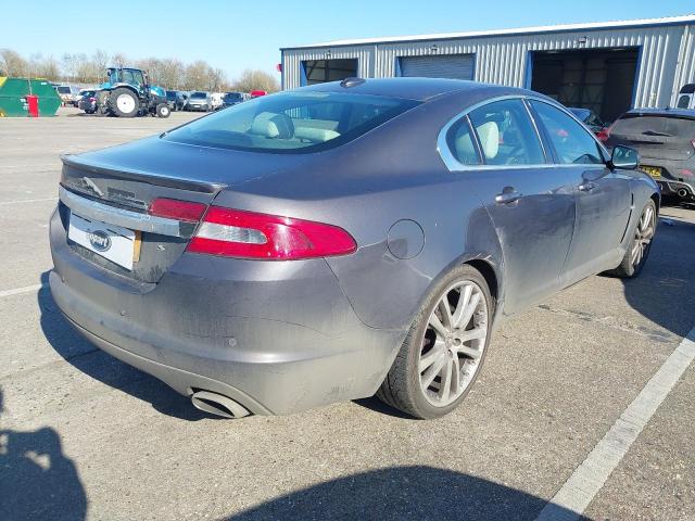 2010 JAGUAR XF S PREMI