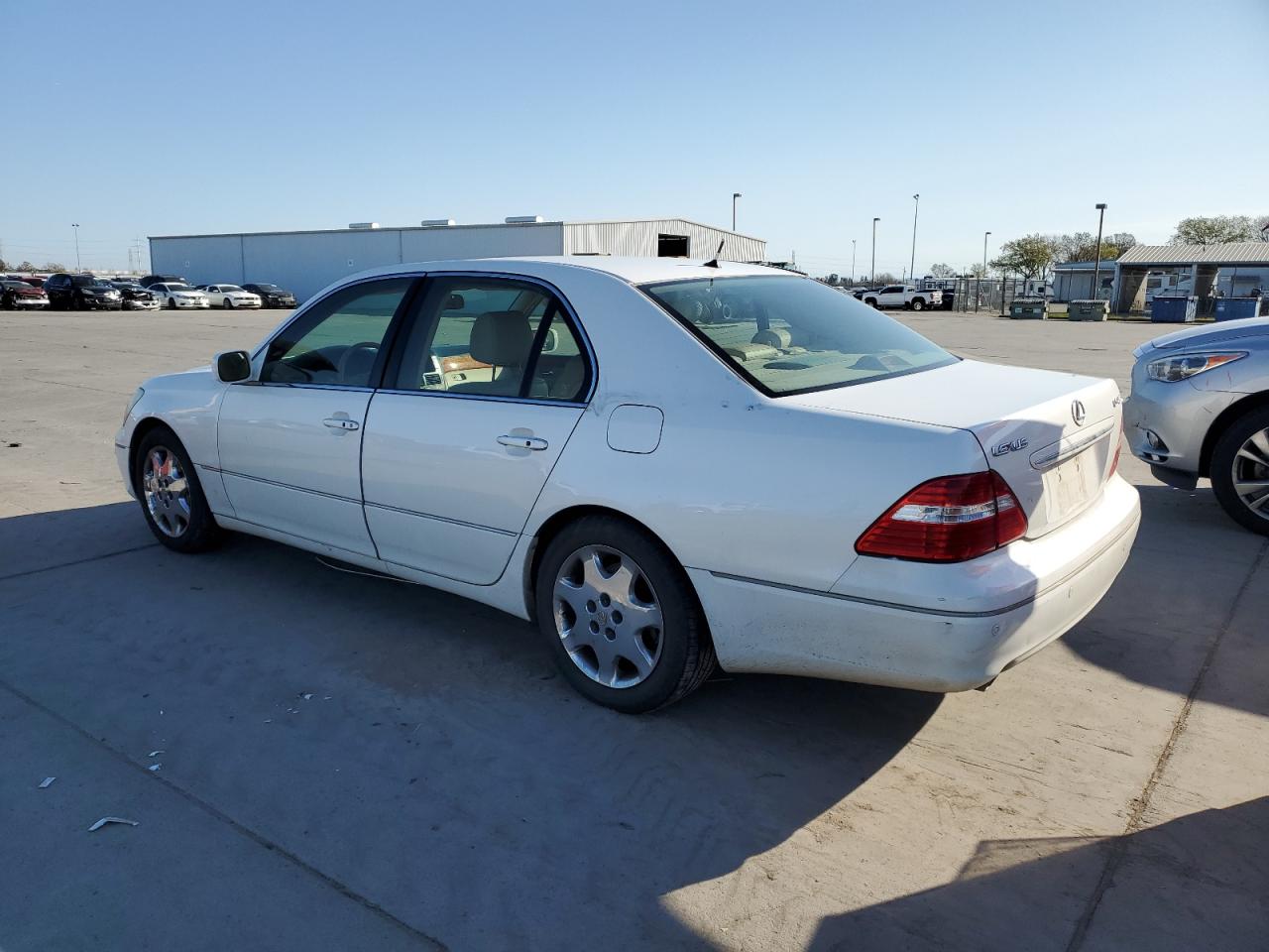 2004 Lexus LS - Image 2