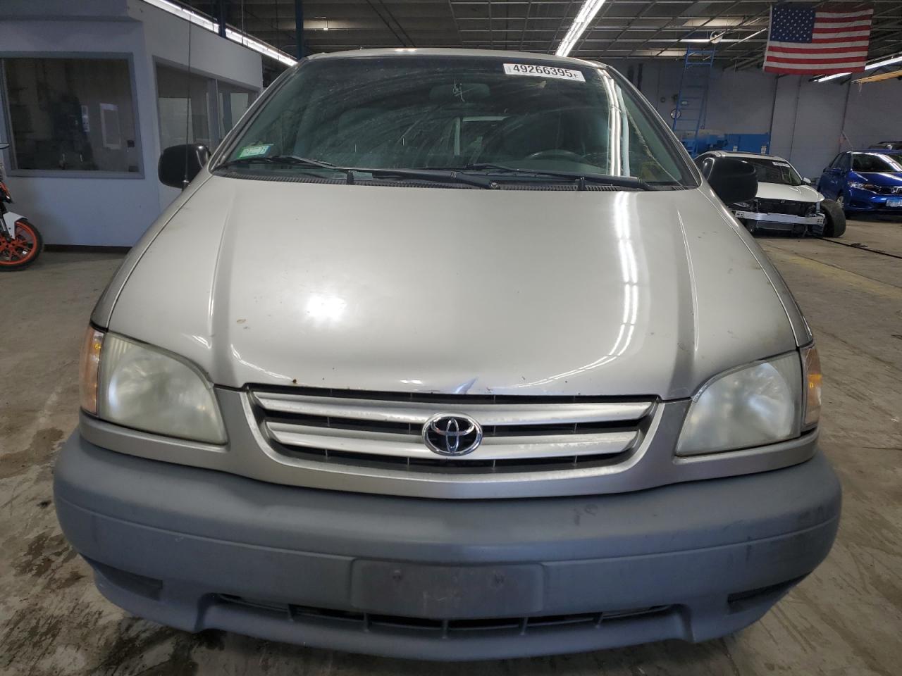 2003 Toyota Sienna - Image 5