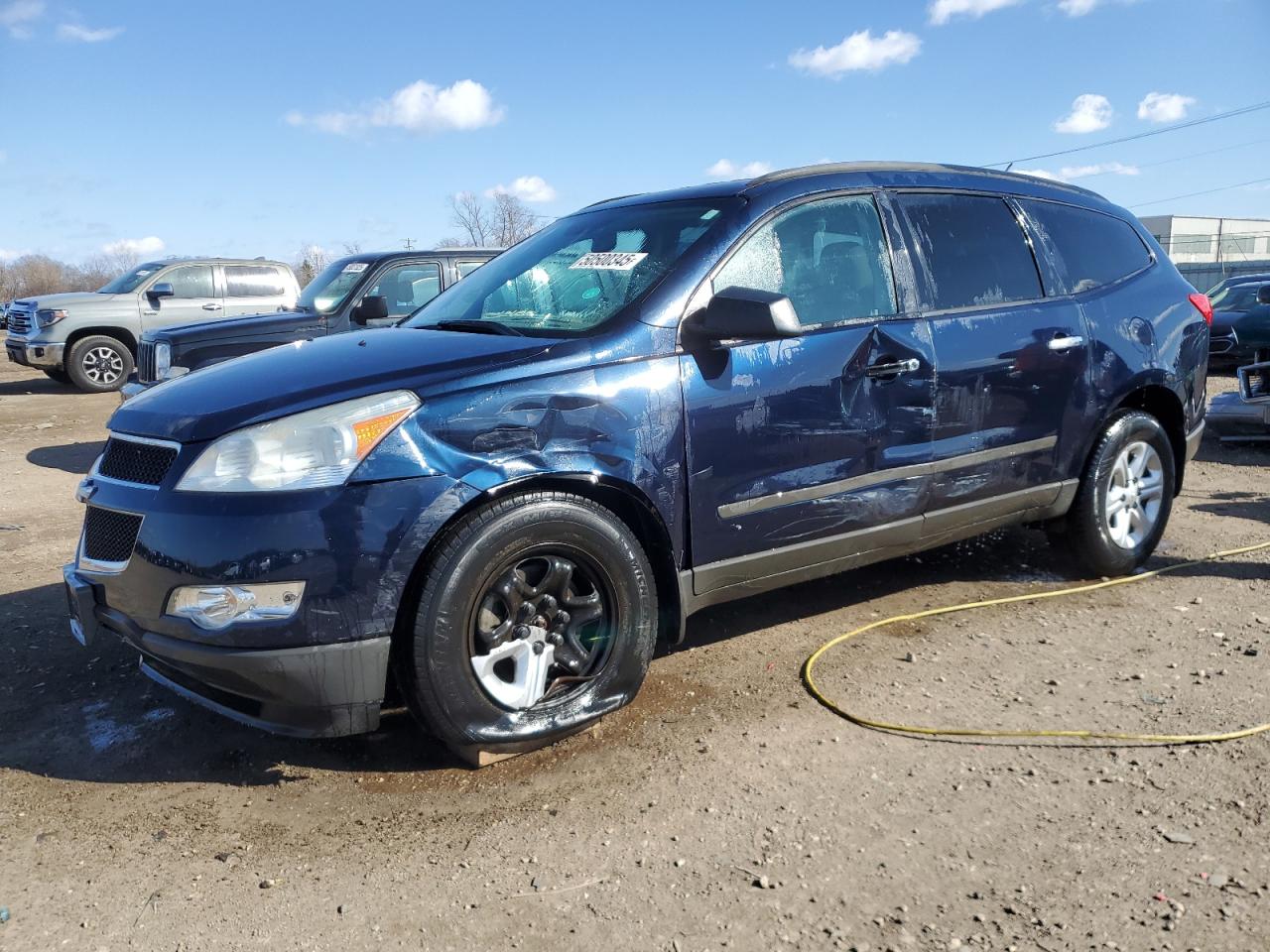2010 Chevrolet Traverse Ls продається в Chicago Heights, IL - Front End