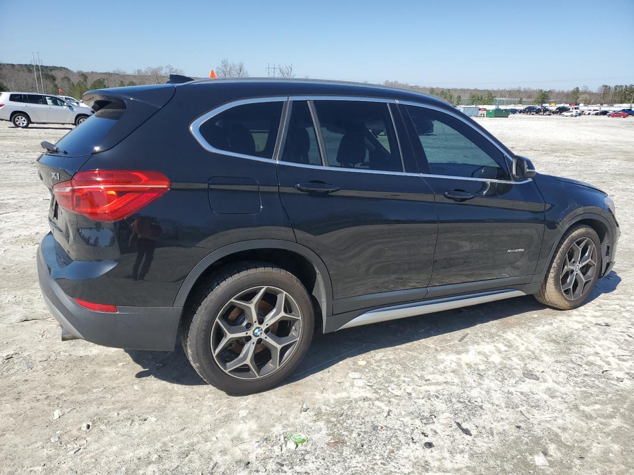2016 BMW X1 - Image 3