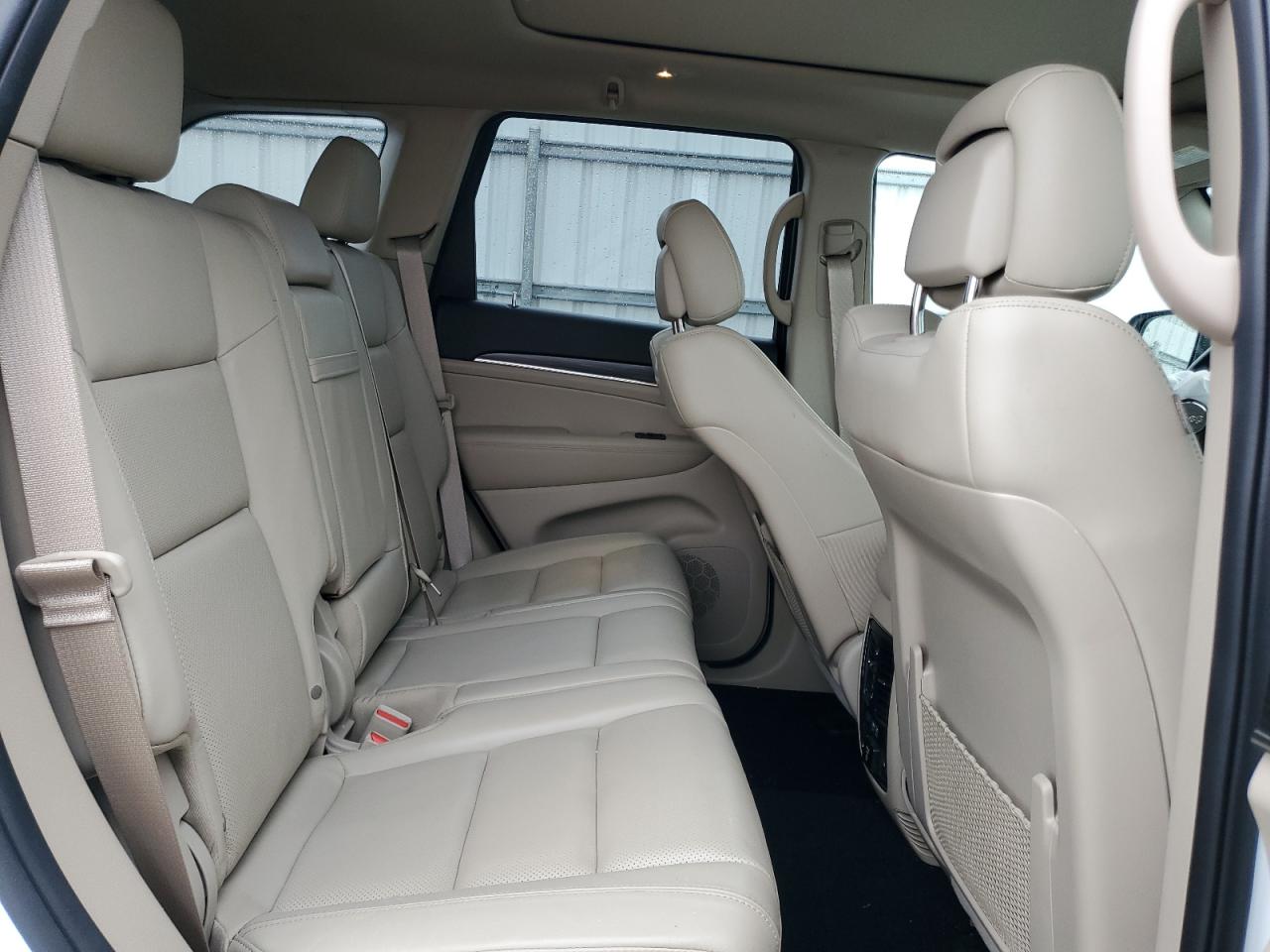 2020 Jeep Grand Cherokee - Image 11