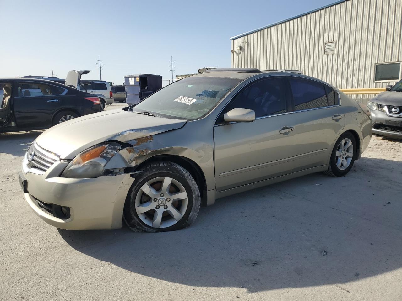 2009 Nissan Altima - Image 1