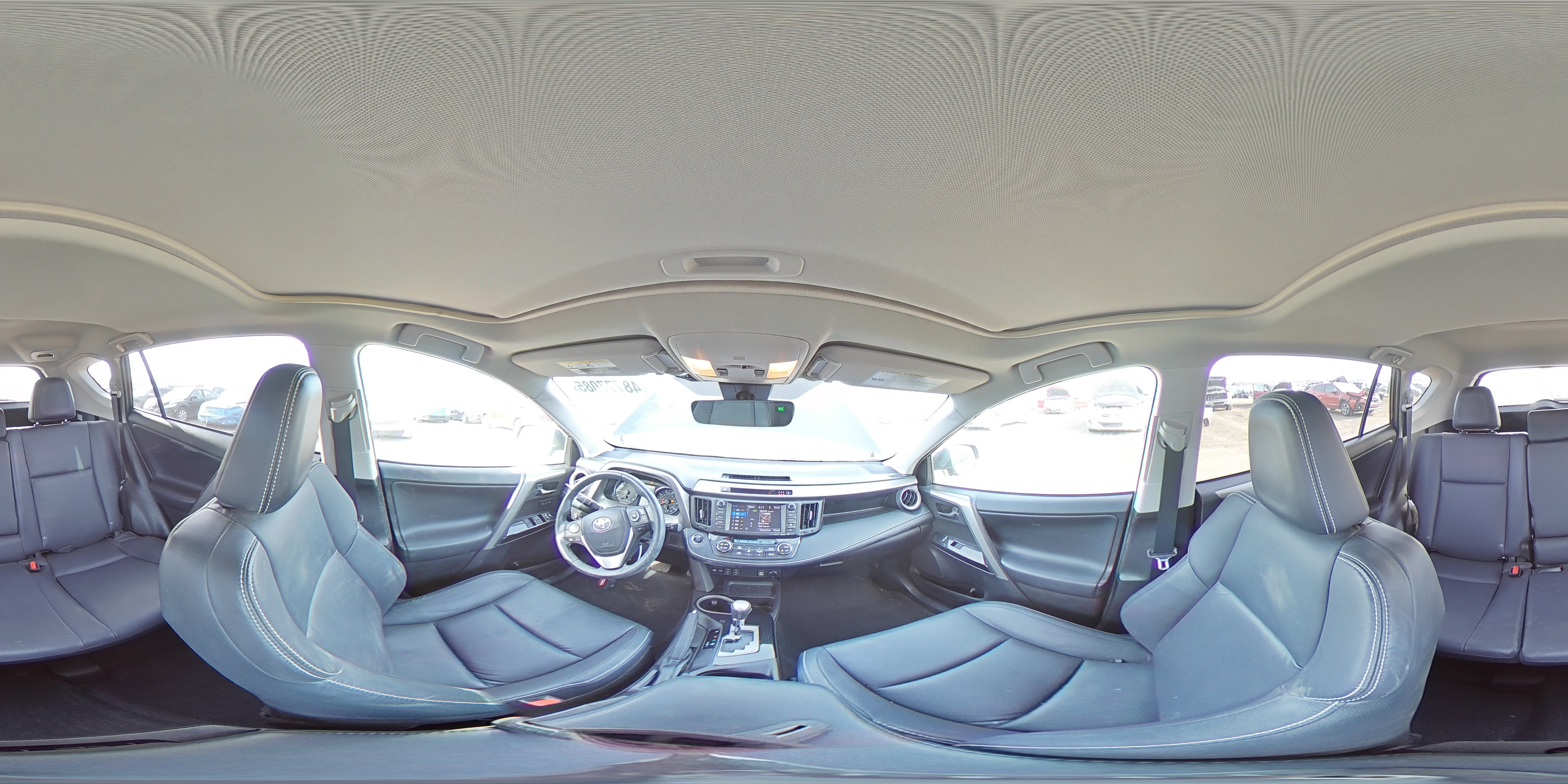2018 Toyota RAV 4 - Image 13