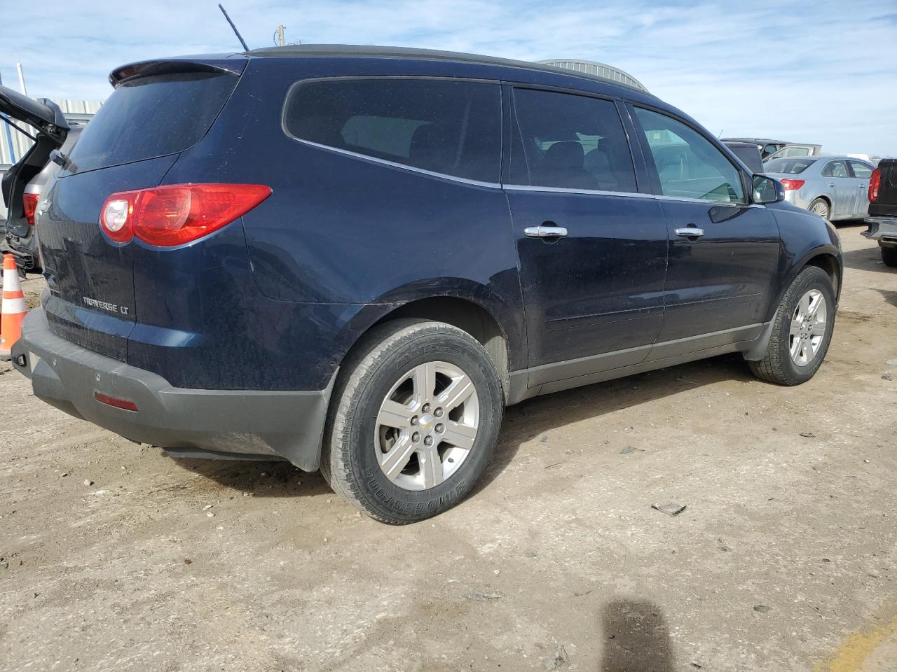 2011 Chevrolet Traverse - Image 3
