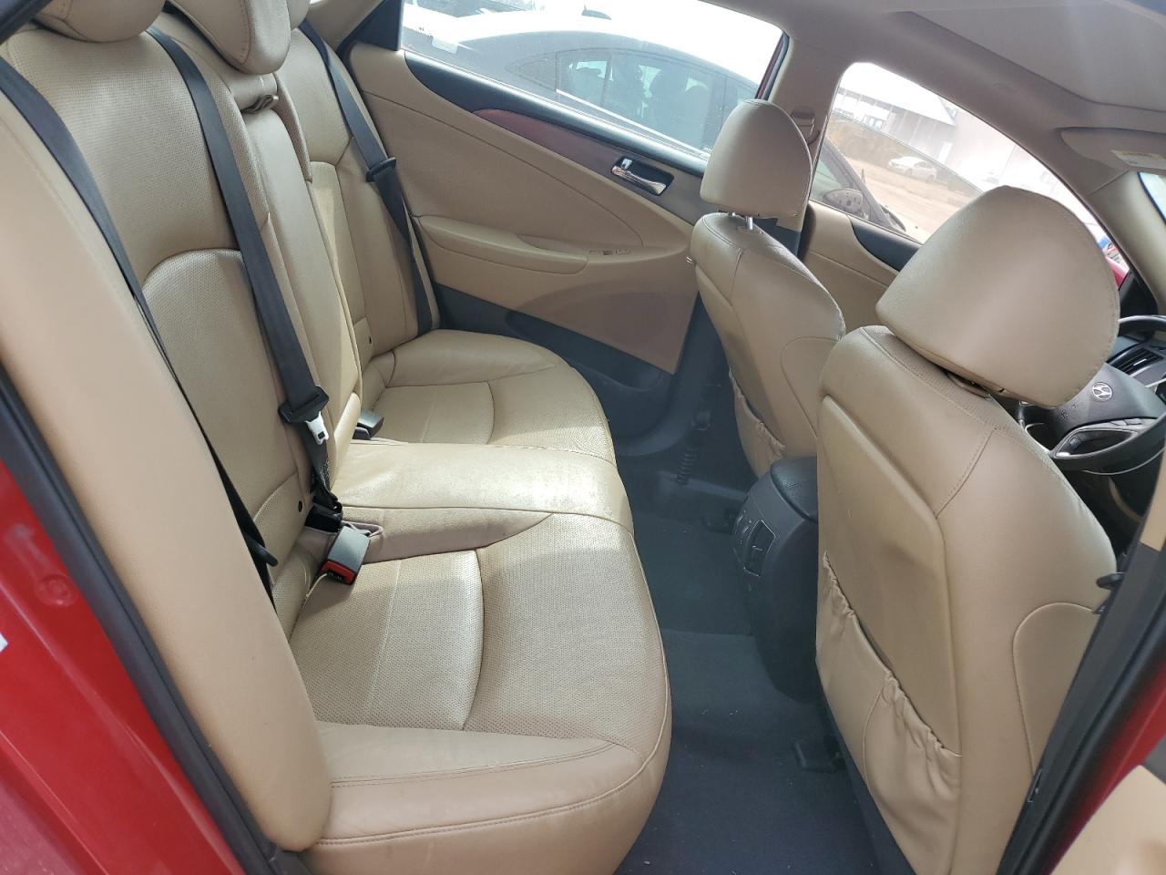 2011 Hyundai Sonata - Image 11