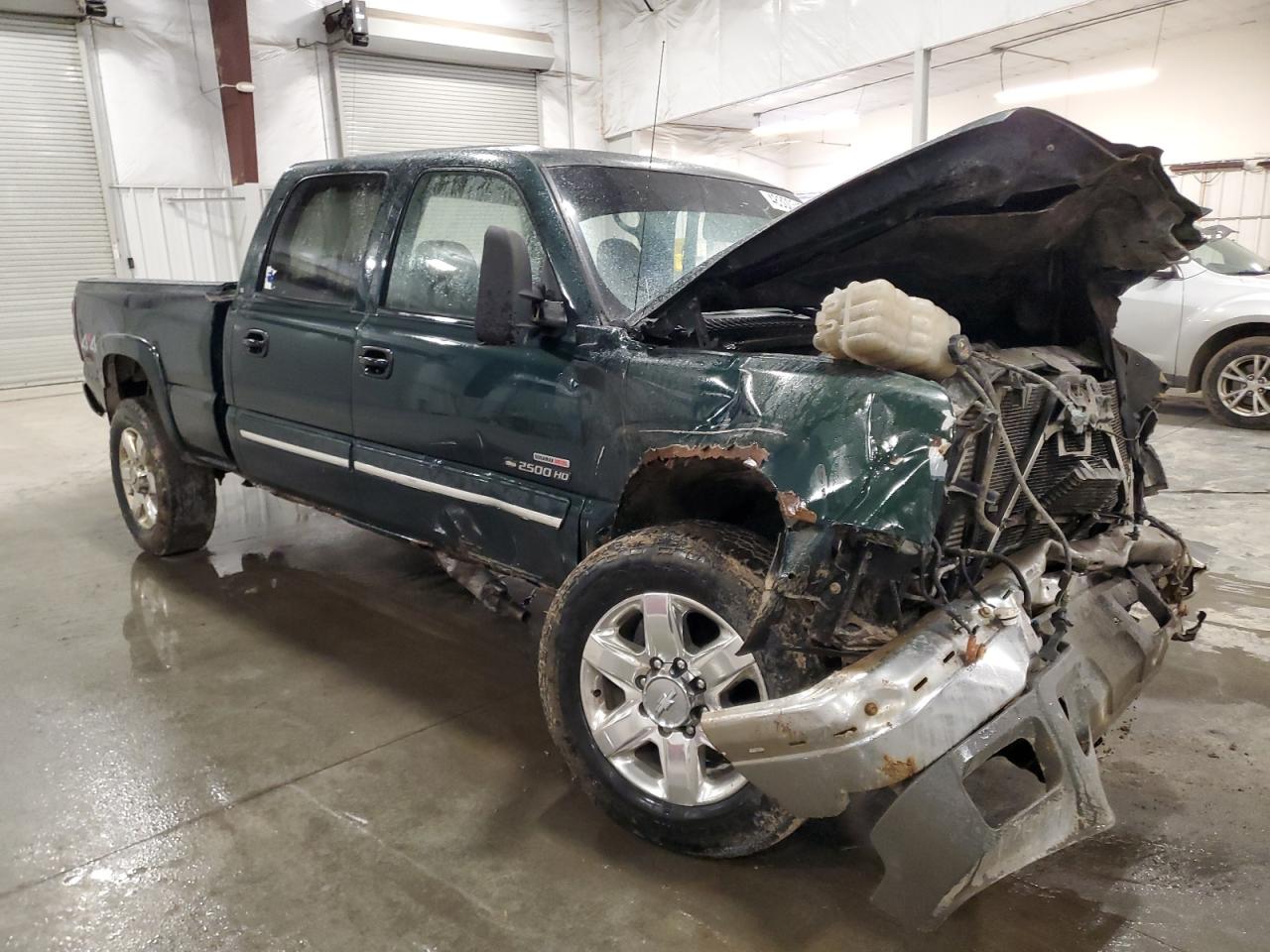 2004 Chevrolet Silverado - Image 4