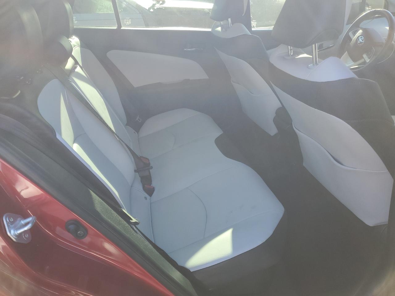 2017 Toyota Prius - Image 10