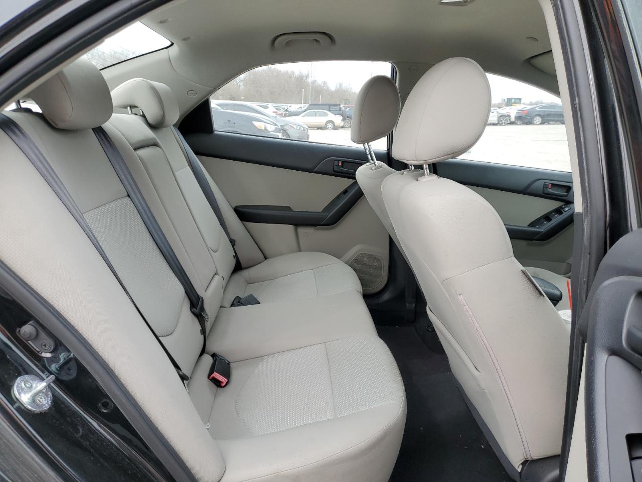 2010 Kia Forte - Image 10