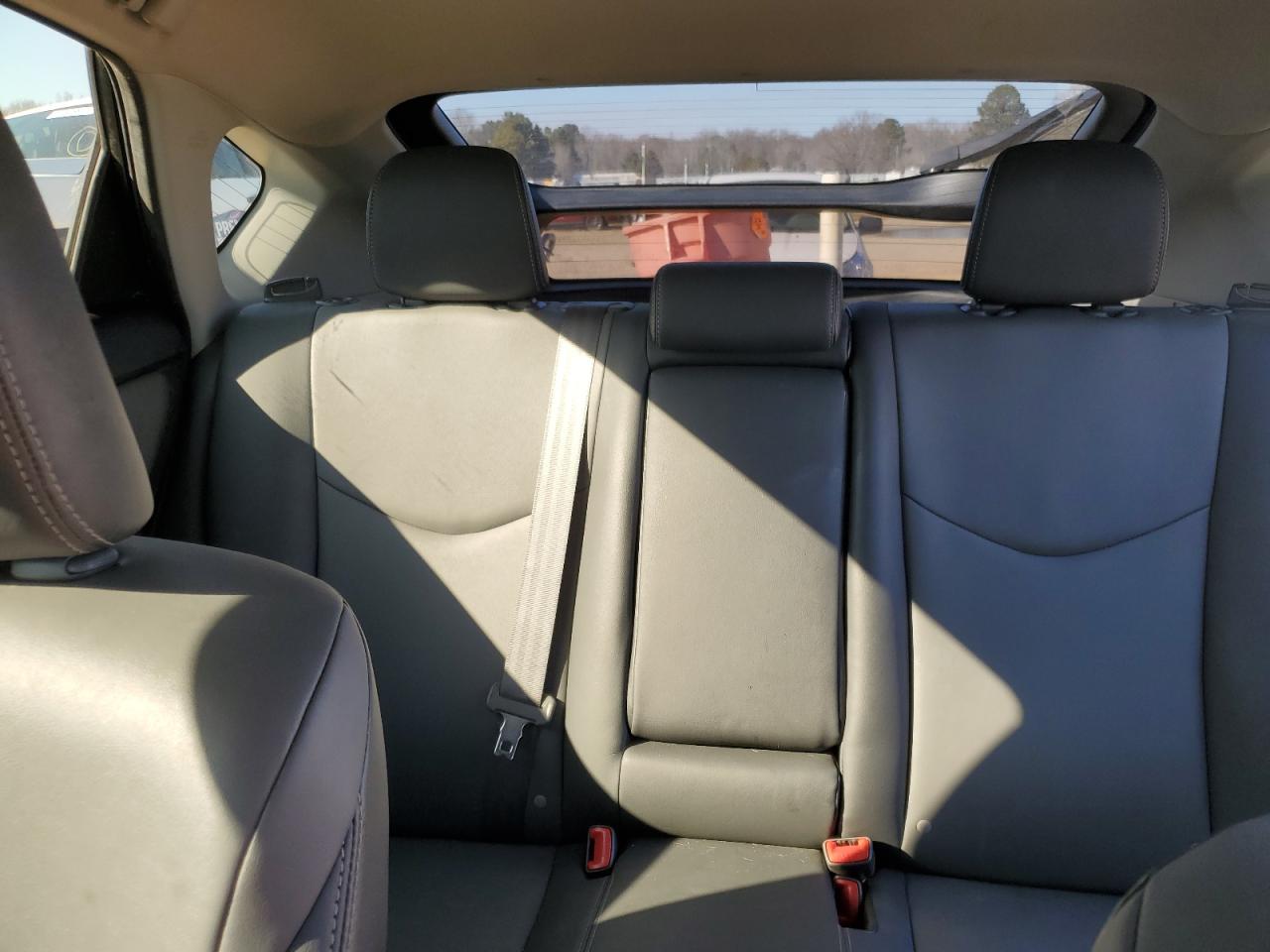 2015 Toyota Prius - Image 10