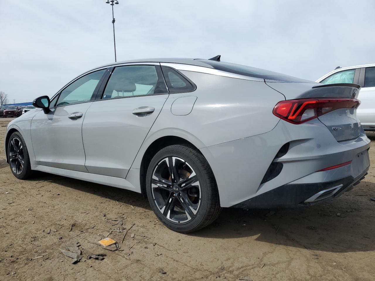 2021 Kia K5 - Image 2