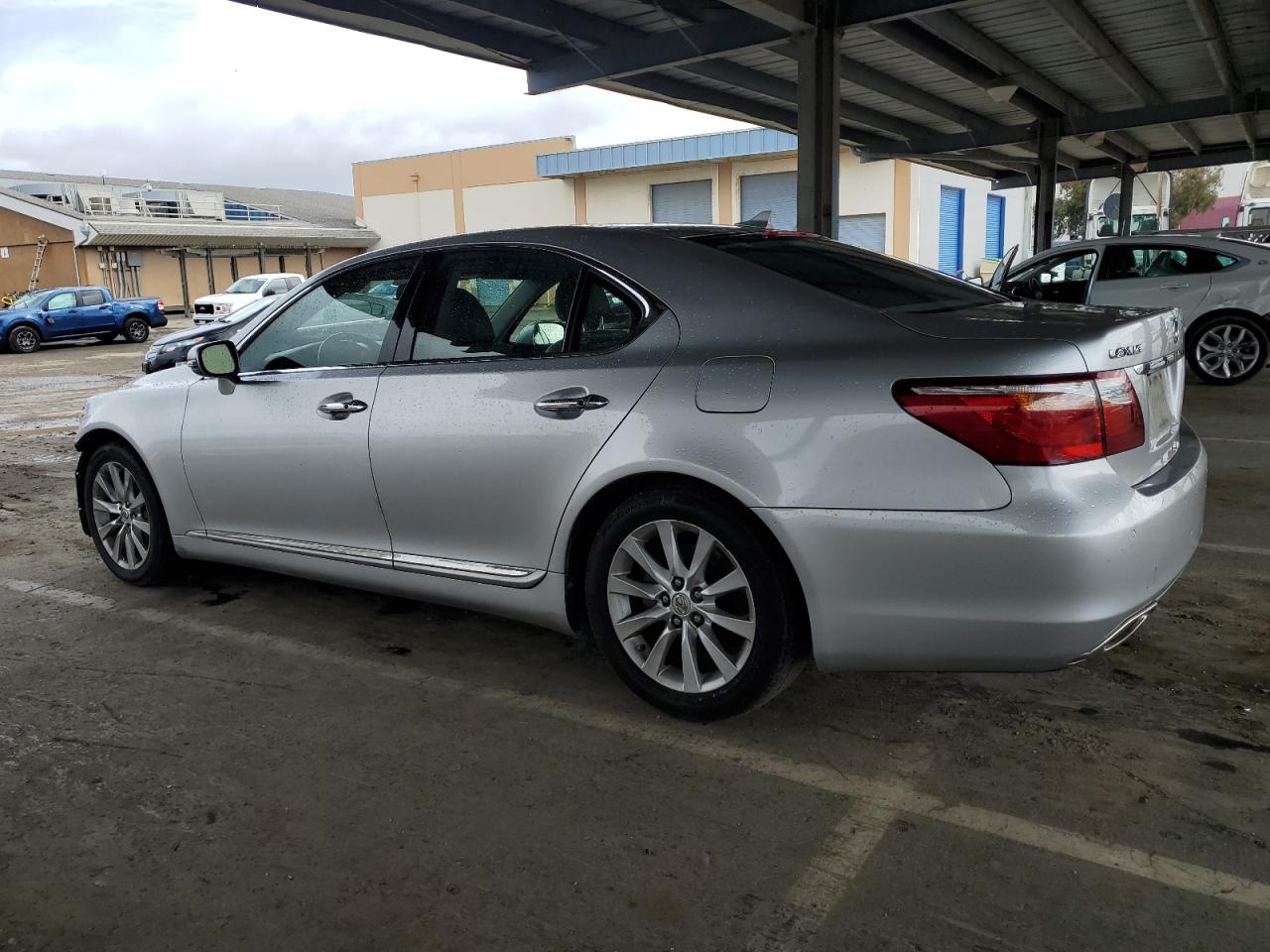 2010 Lexus LS - Image 2