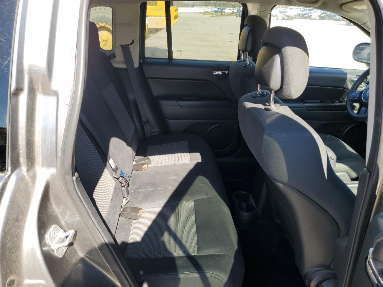 2012 Jeep Compass - Image 11