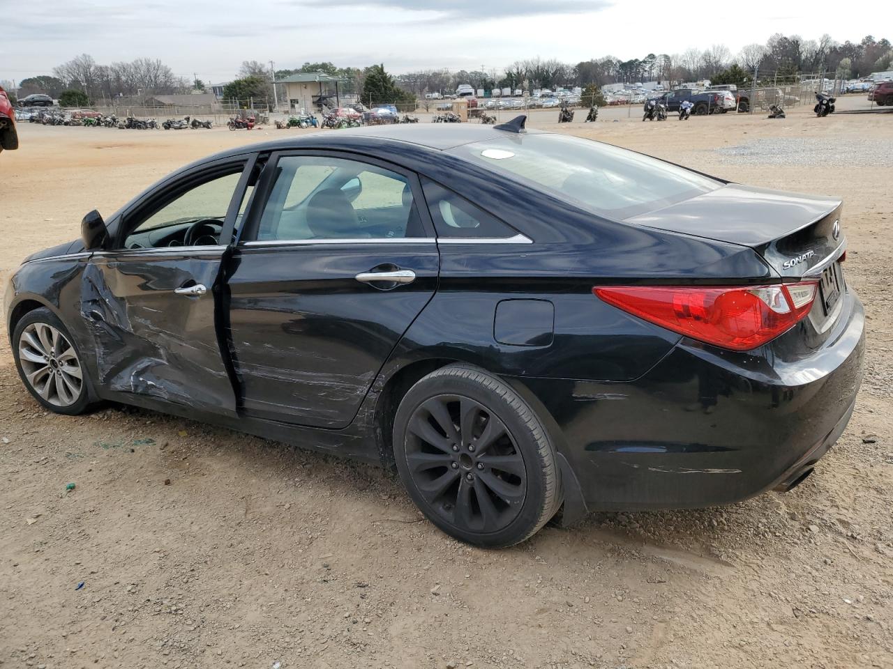 2011 Hyundai Sonata - Image 2