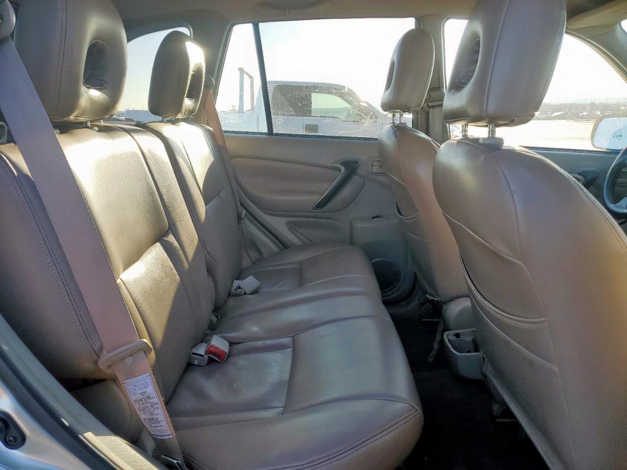 2001 Toyota RAV 4 - Image 11
