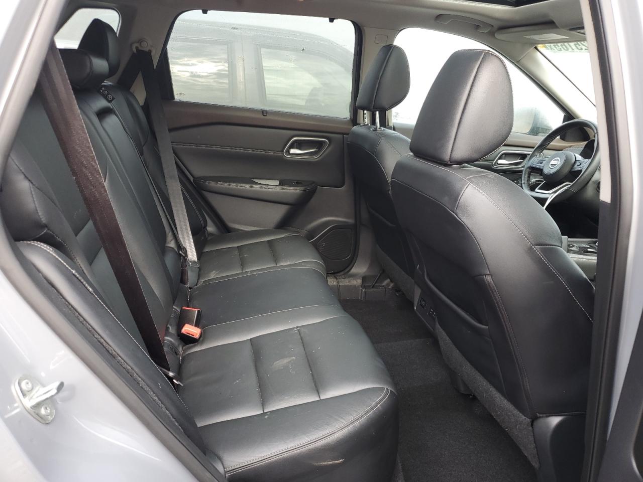 2021 Nissan Rogue - Image 11