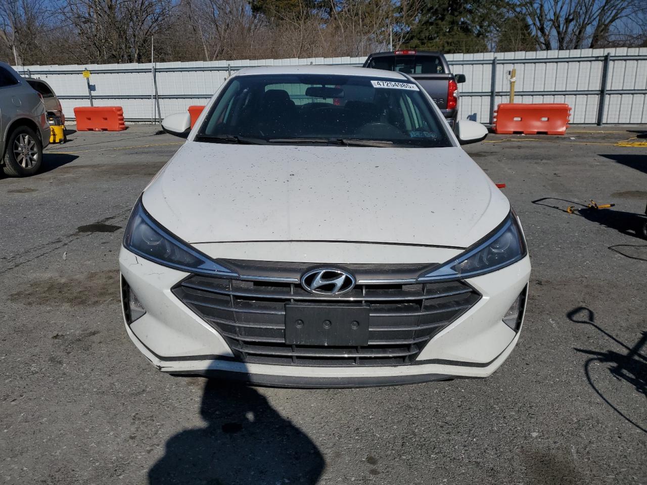 2019 Hyundai Elantra - Image 5