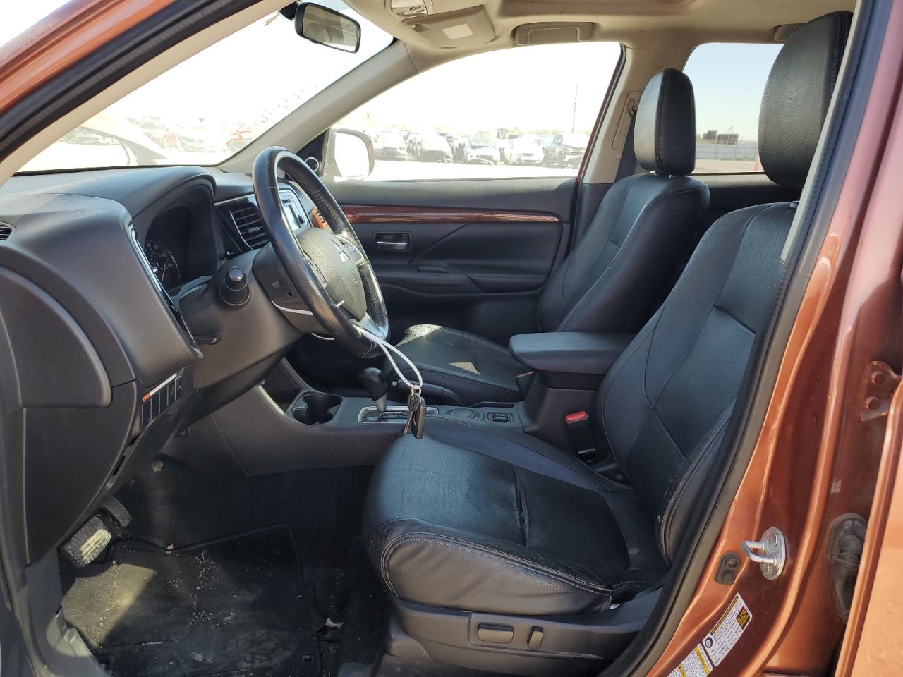 2015 Mitsubishi Outlander - Image 7
