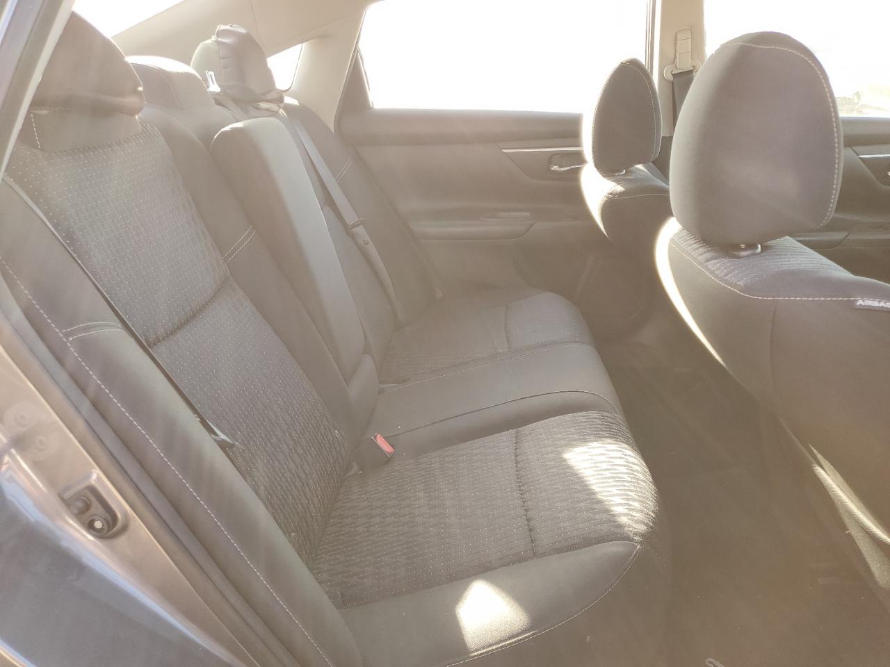 2017 Nissan Altima - Image 10
