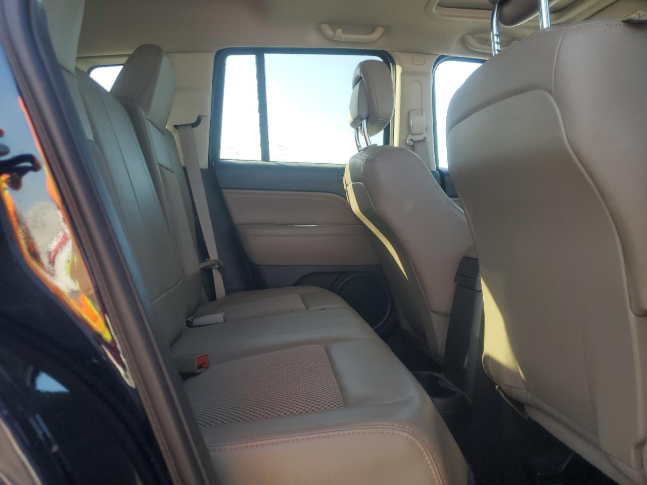 2014 Jeep Compass - Image 11