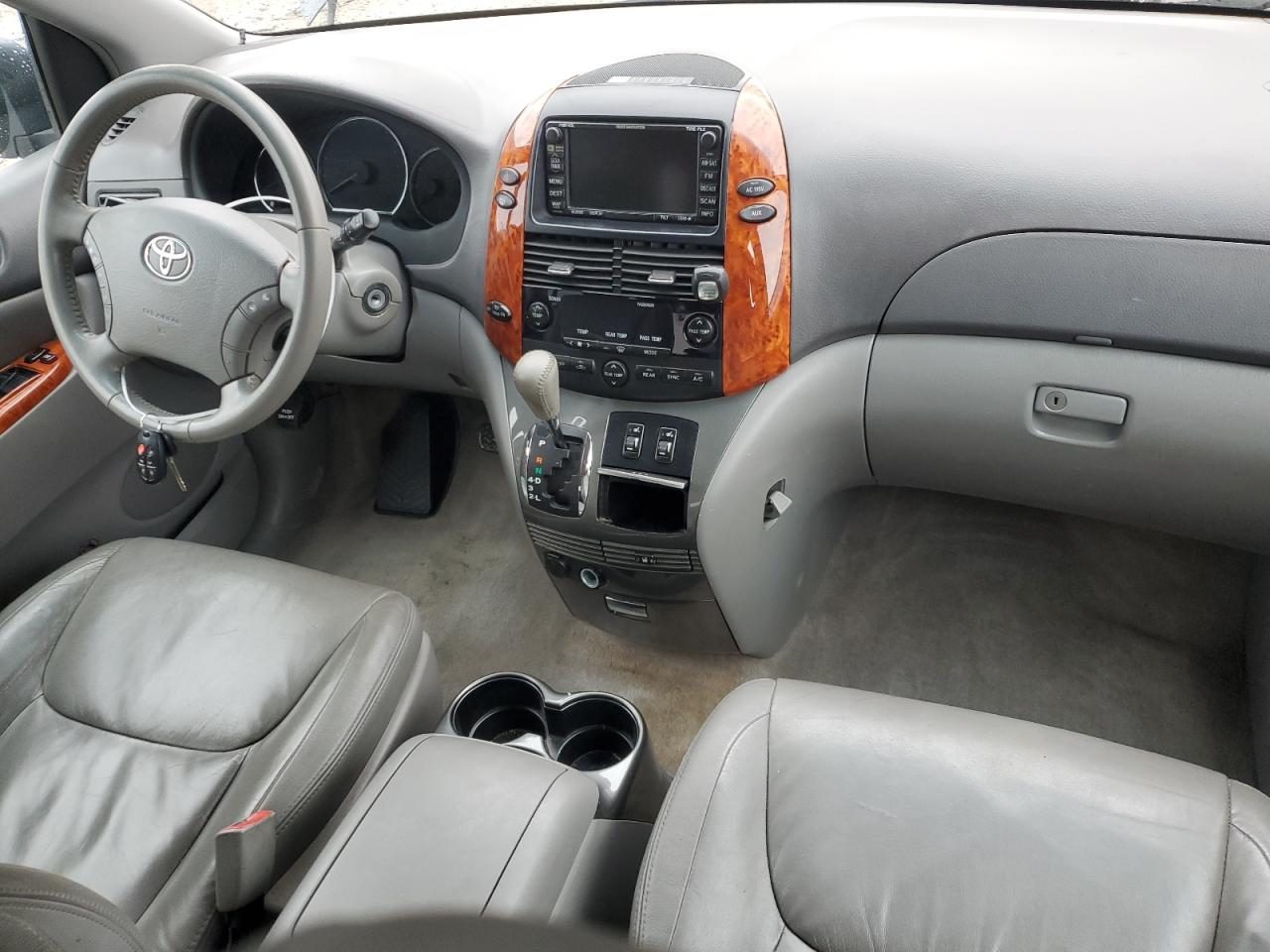 2009 Toyota Sienna - Image 8