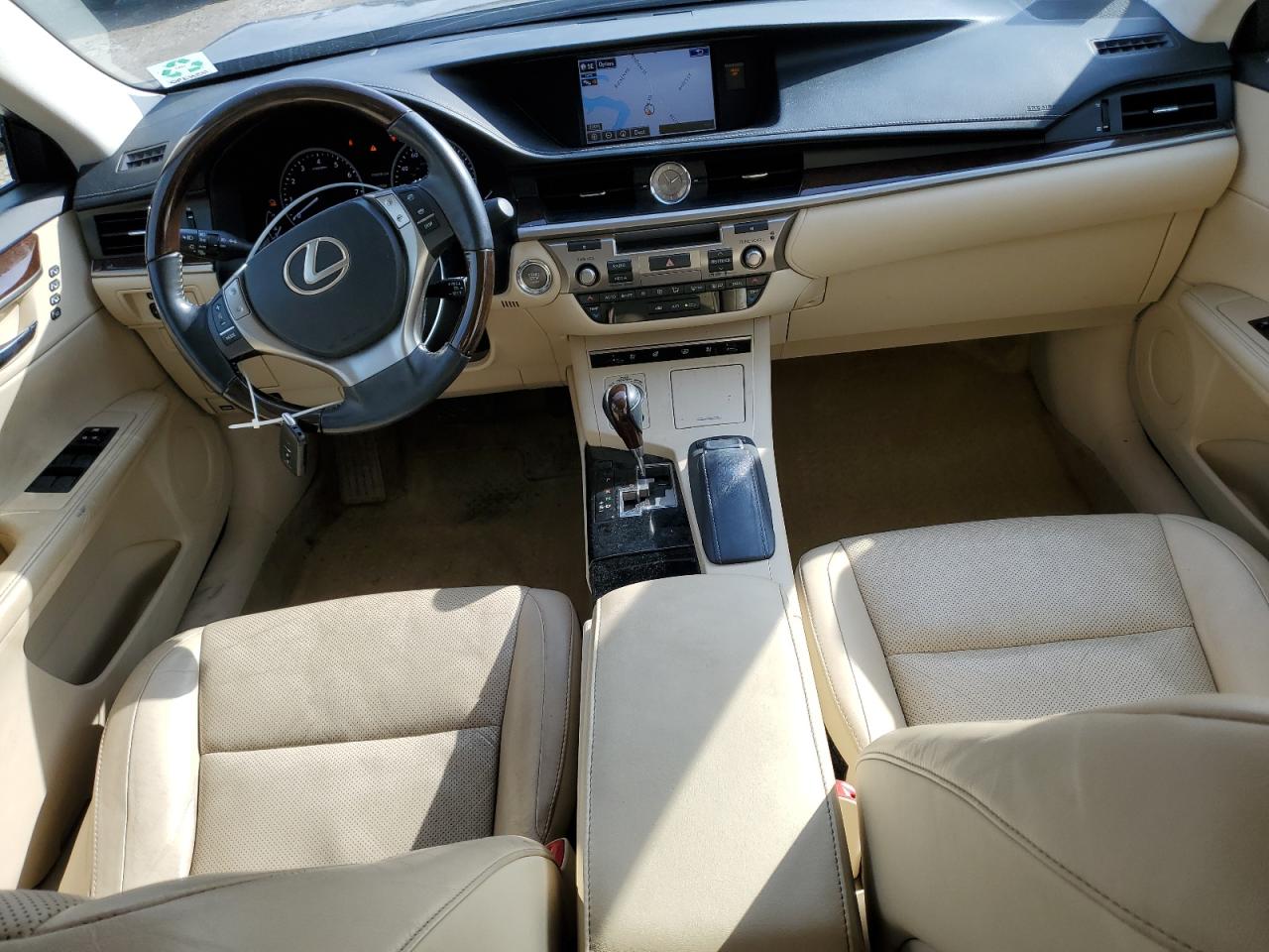 2015 Lexus ES - Image 8