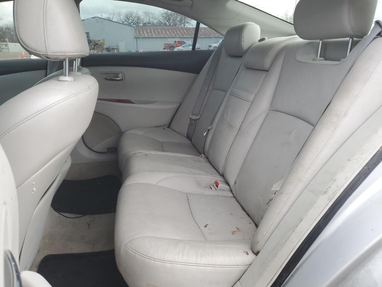 2009 Lexus ES - Image 10