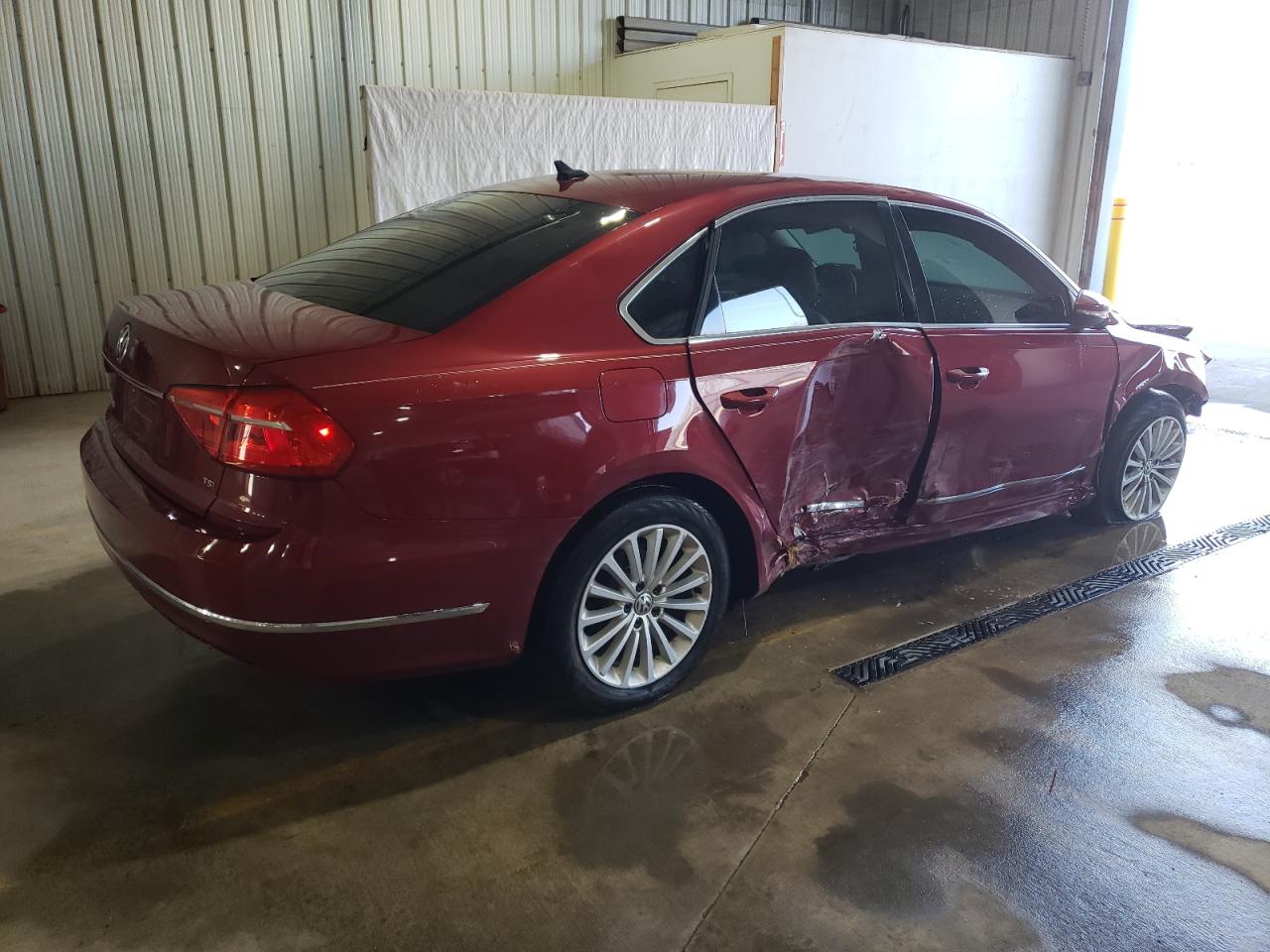 2016 Volkswagen Passat - Image 3