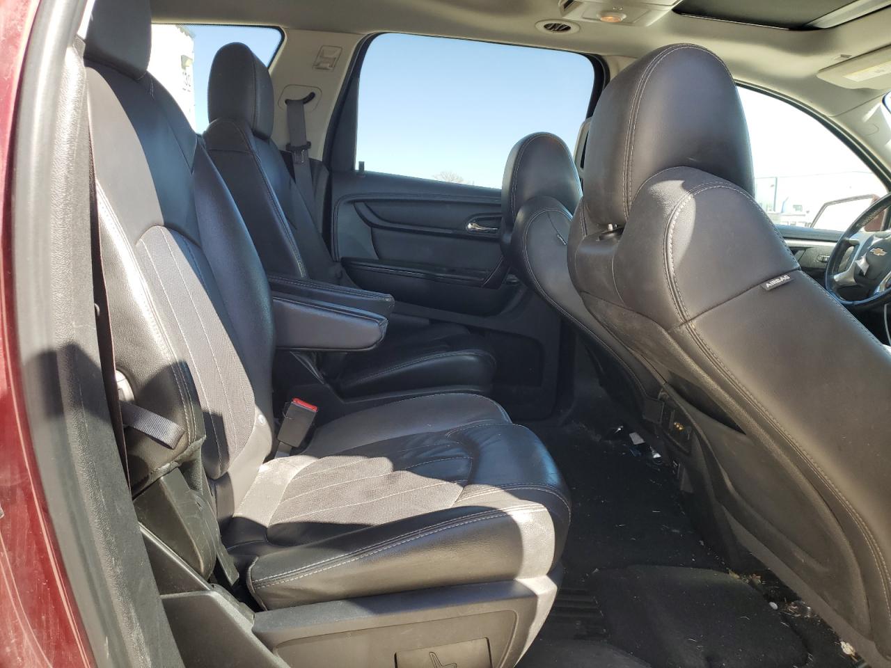 2015 Chevrolet Traverse - Image 11