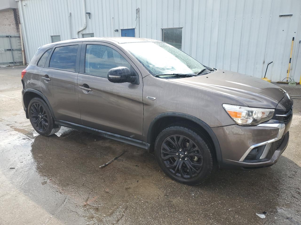2018 Mitsubishi Outlander - Image 4
