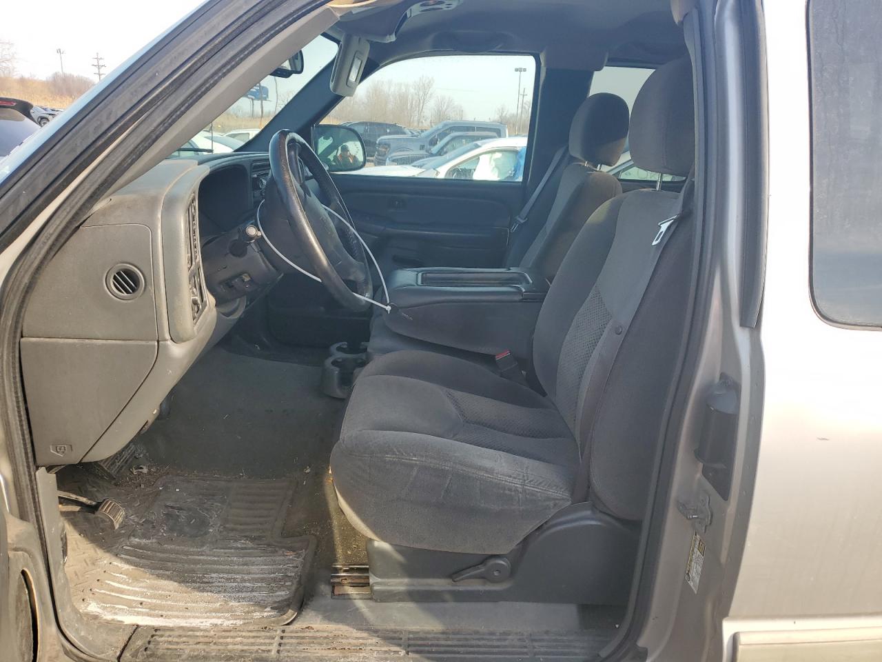 2005 Chevrolet Silverado - Image 7