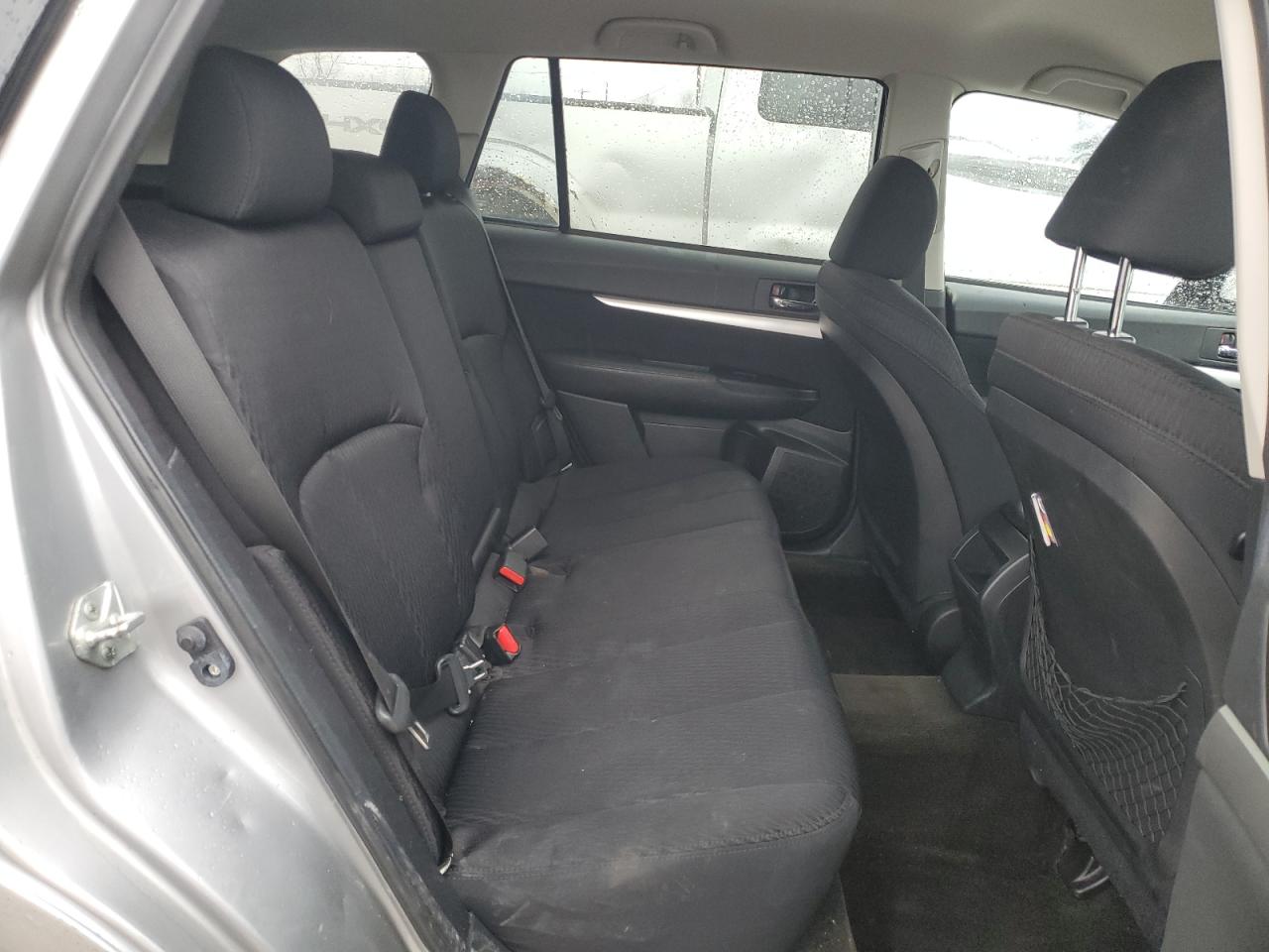 2011 Subaru Outback - Image 11