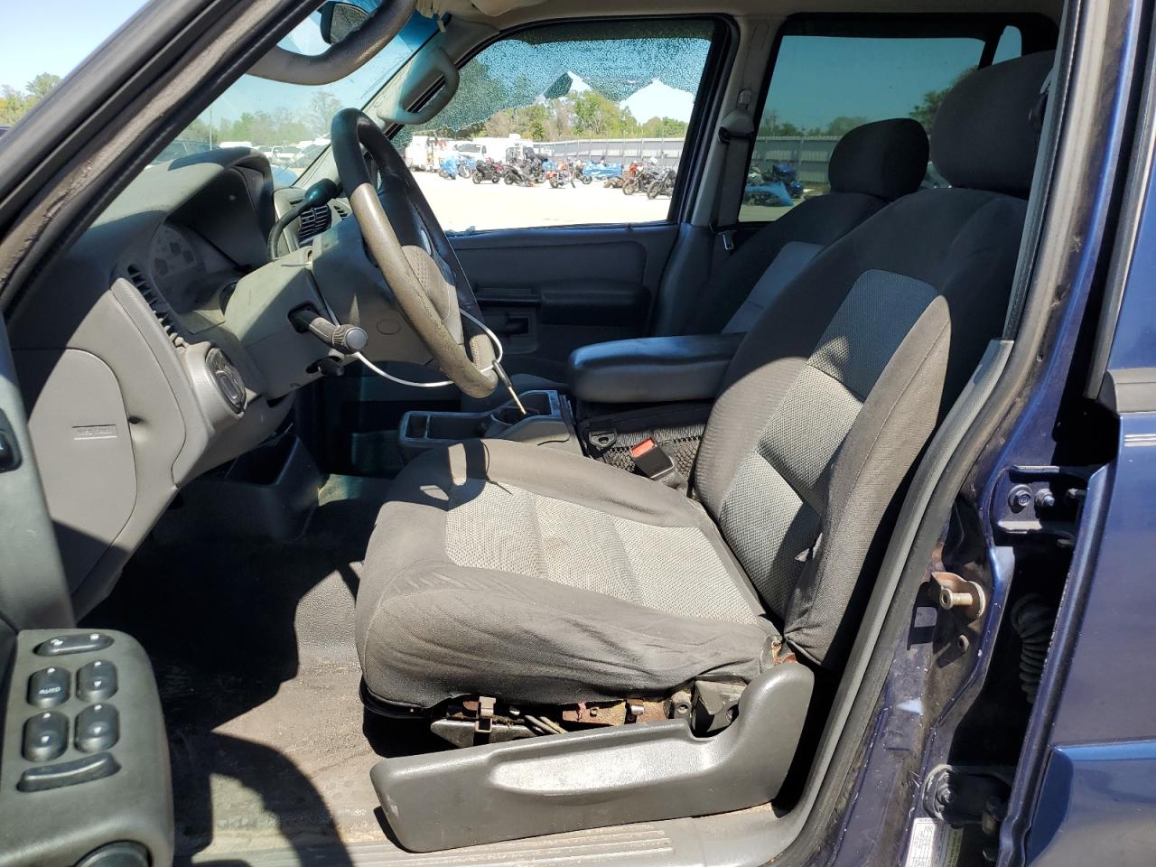 2005 Ford Explorer - Image 7