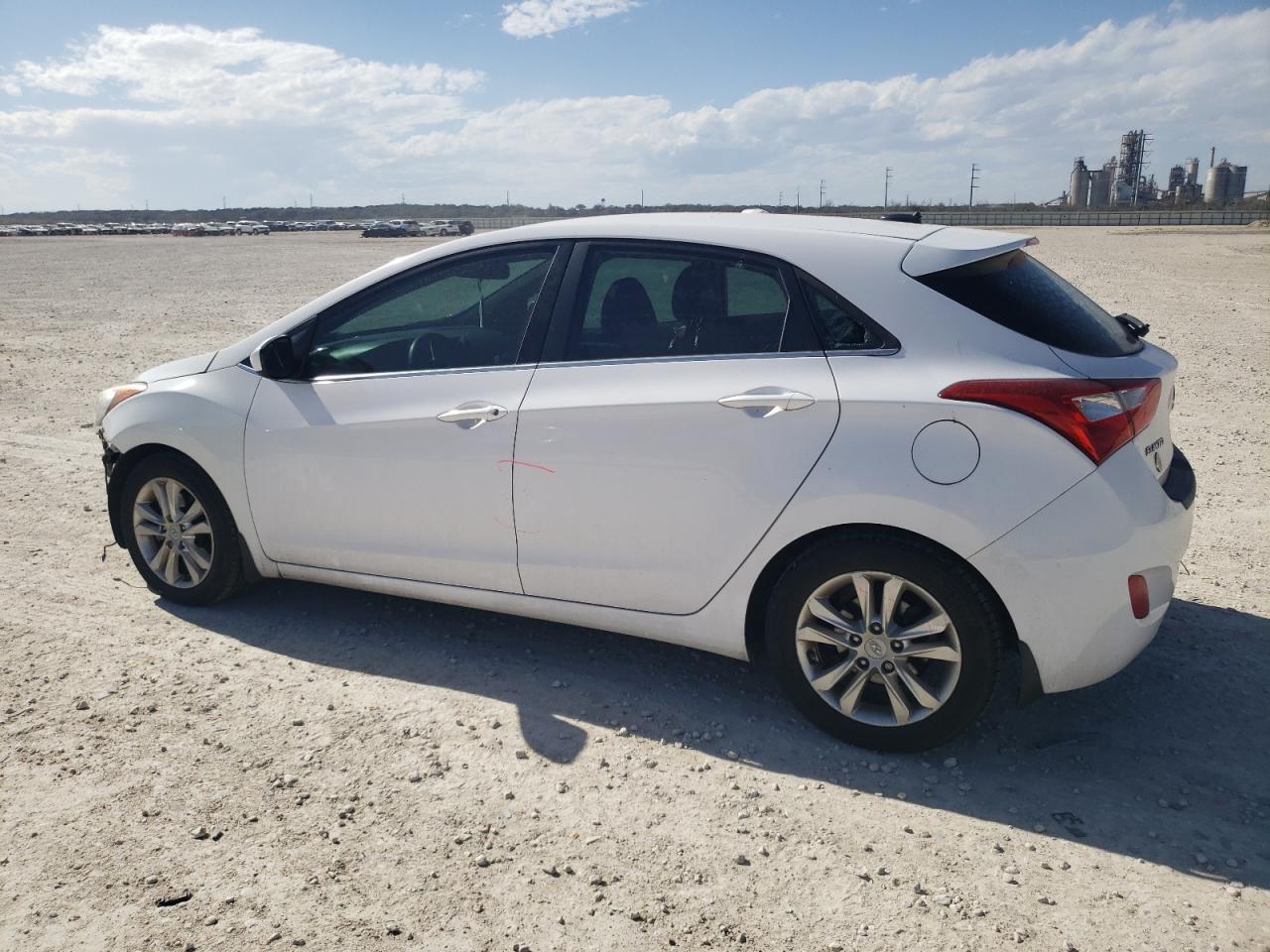 2014 Hyundai Elantra - Image 2