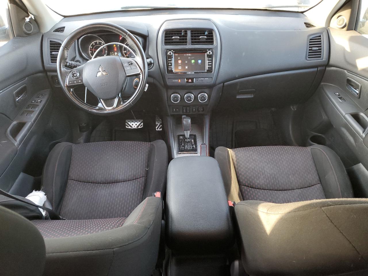 2018 Mitsubishi Outlander - Image 8