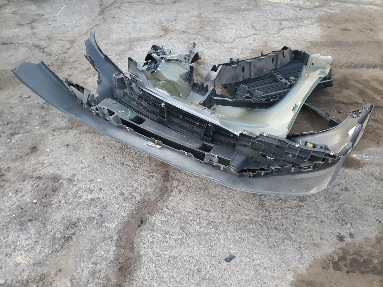 2015 GMC Canyon - Image 12