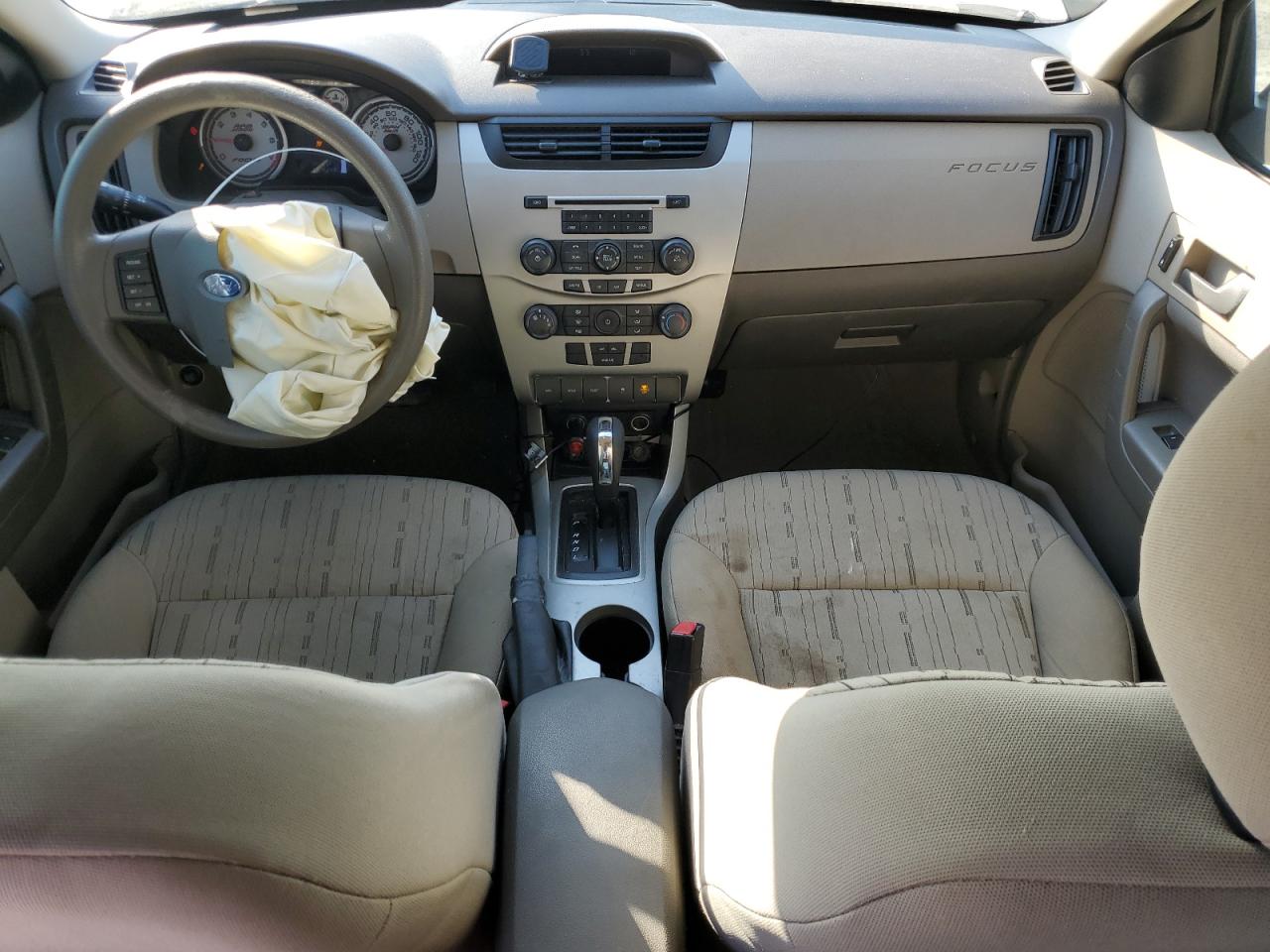 2010 Ford Focus - Image 8
