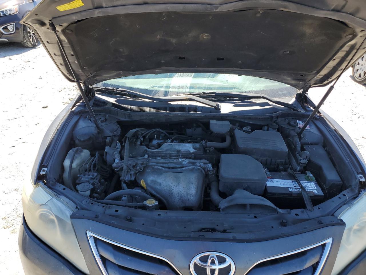 2011 Toyota Camry - Image 11