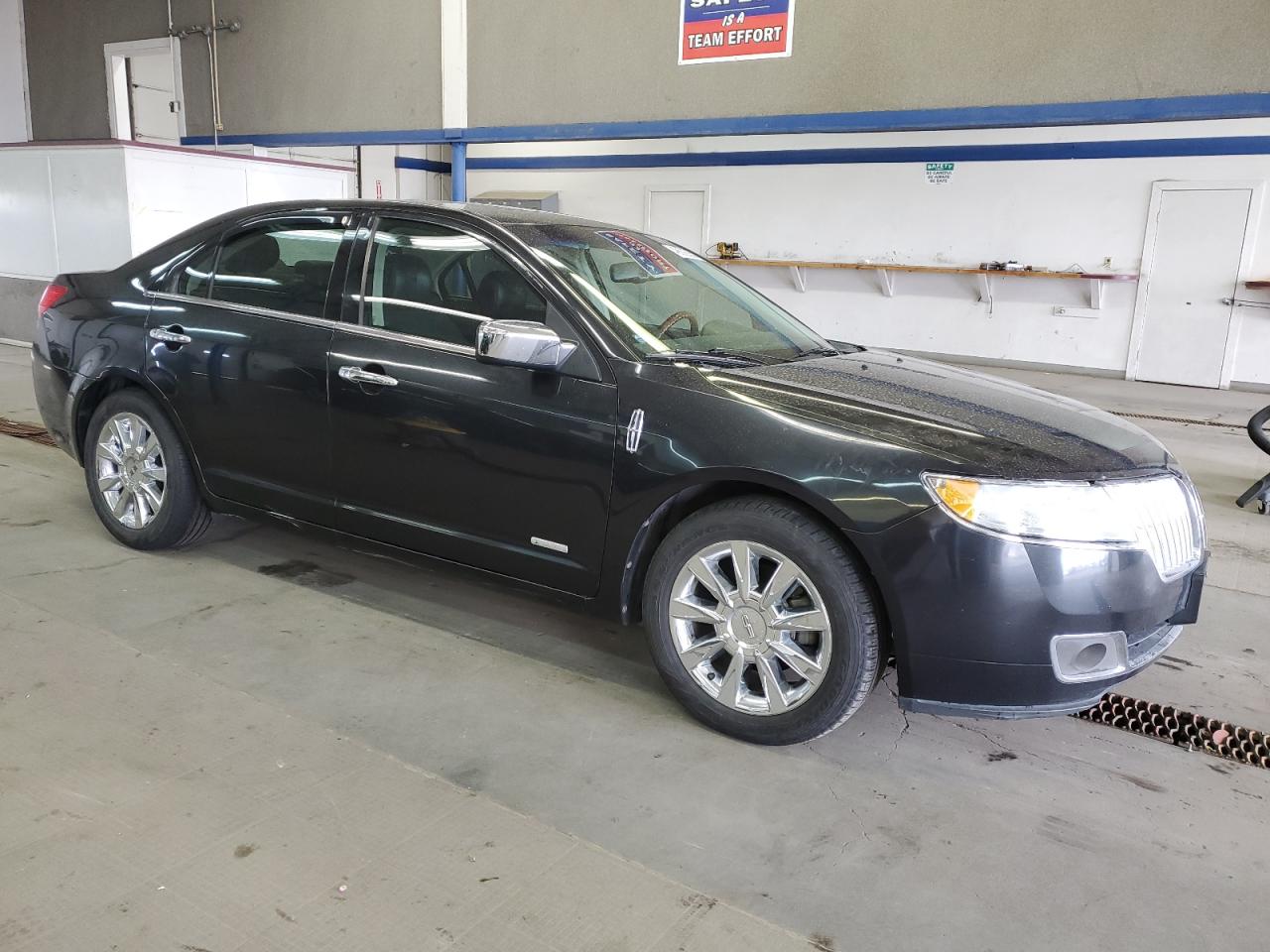 2011 Lincoln MKZ - Image 4