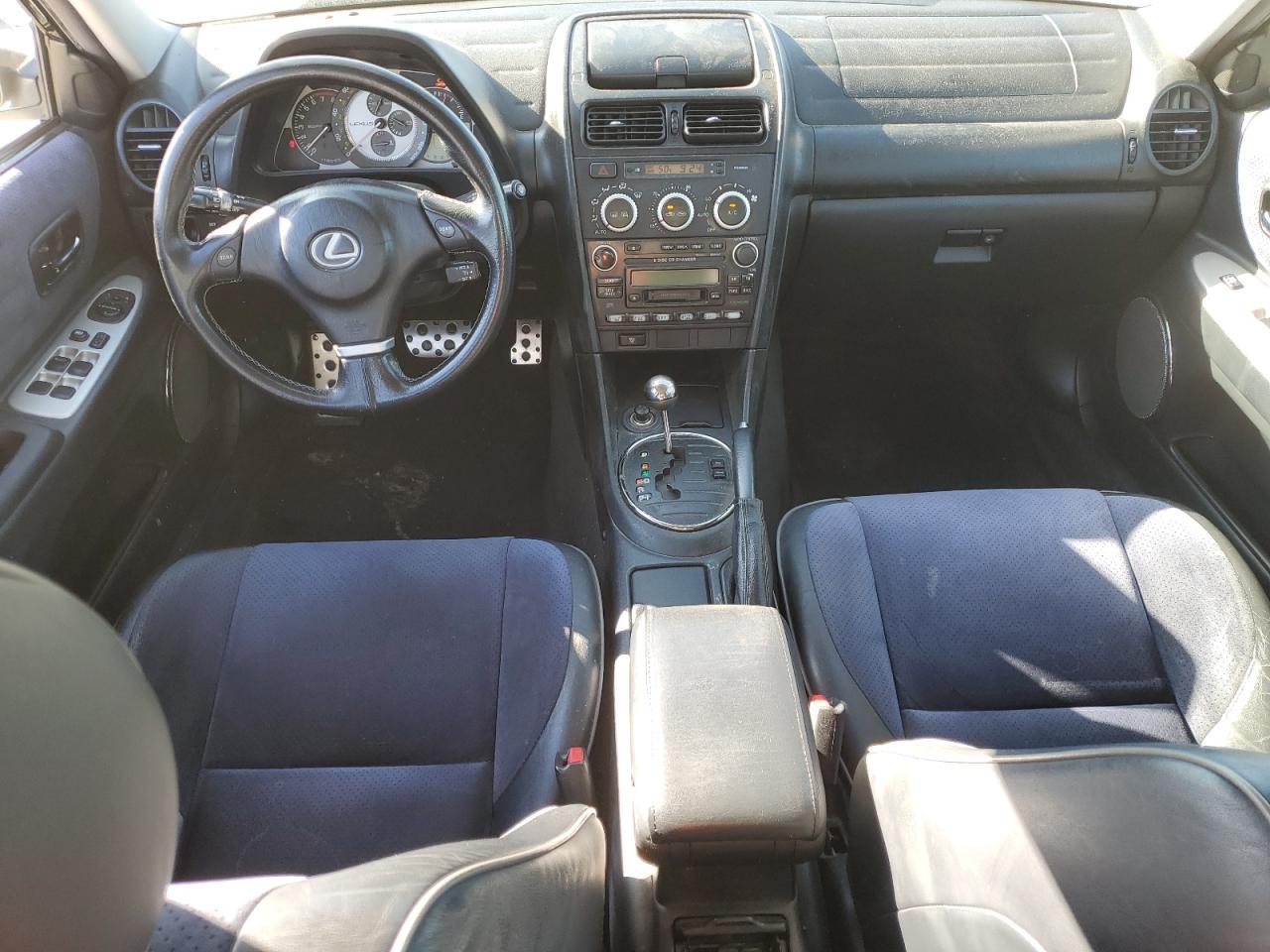 2005 Lexus IS - Image 8