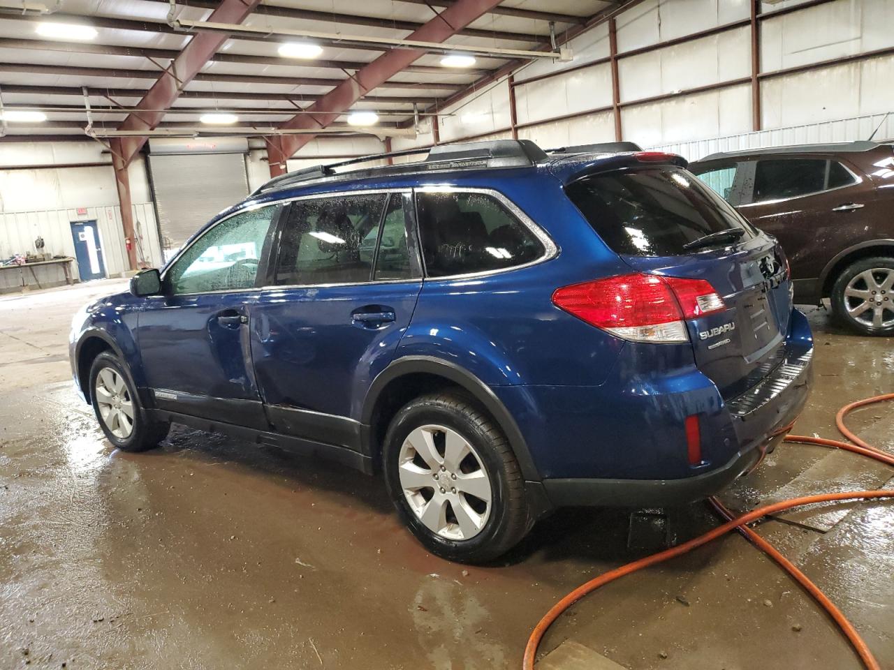 2010 Subaru Outback - Image 2