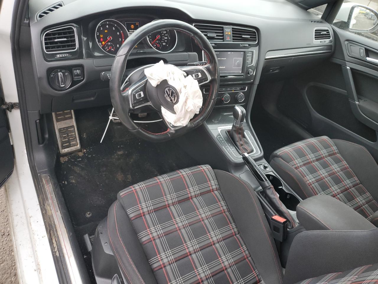 2016 Volkswagen GTI - Image 8