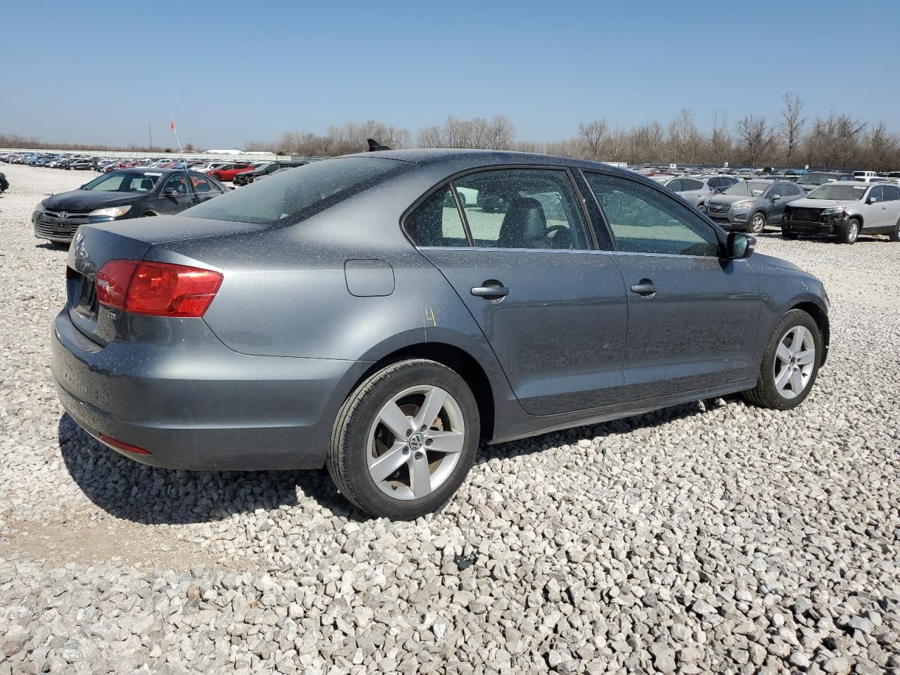 2014 Volkswagen Jetta - Image 3