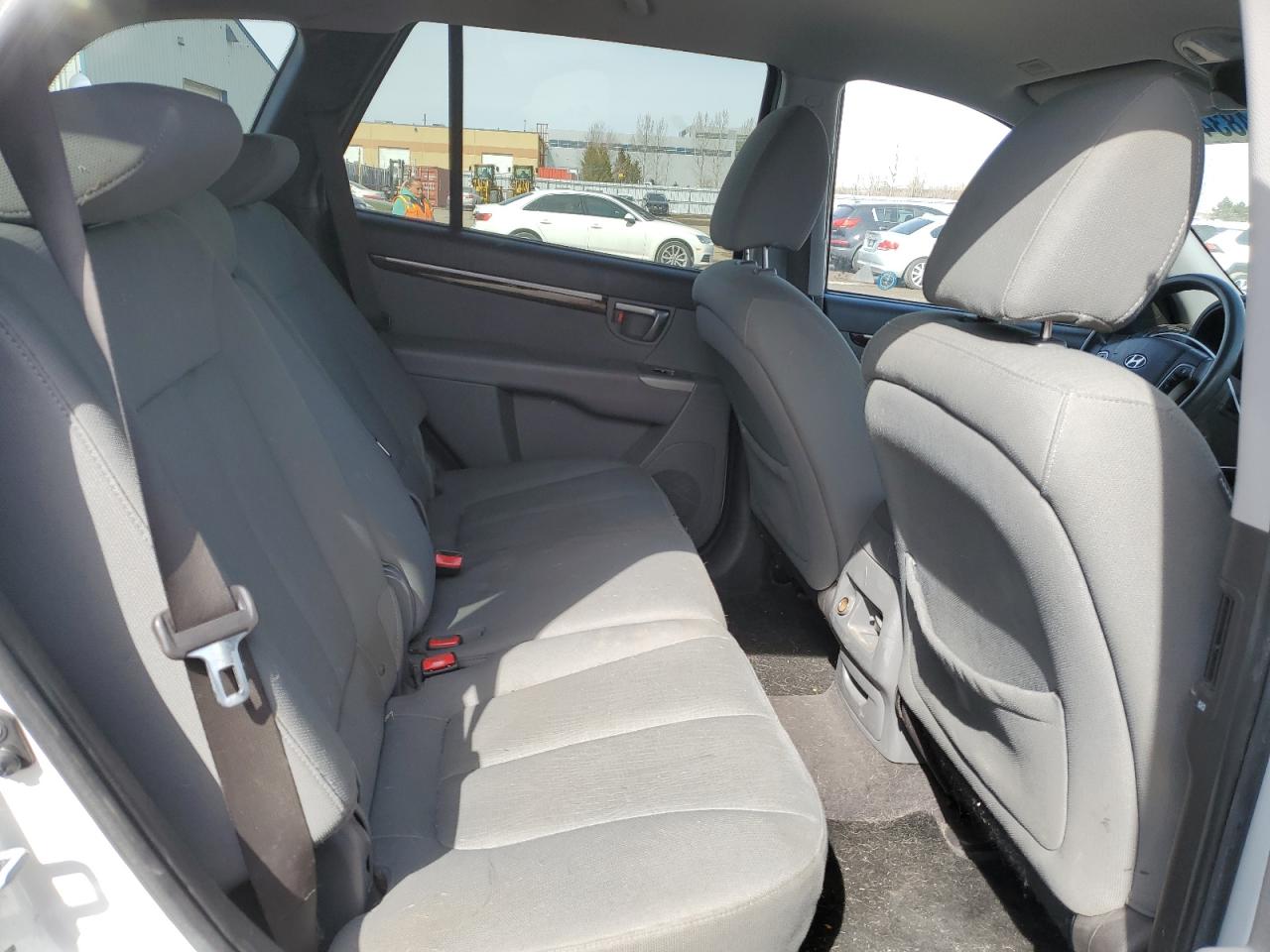 2010 Hyundai Santa Fe - Image 11