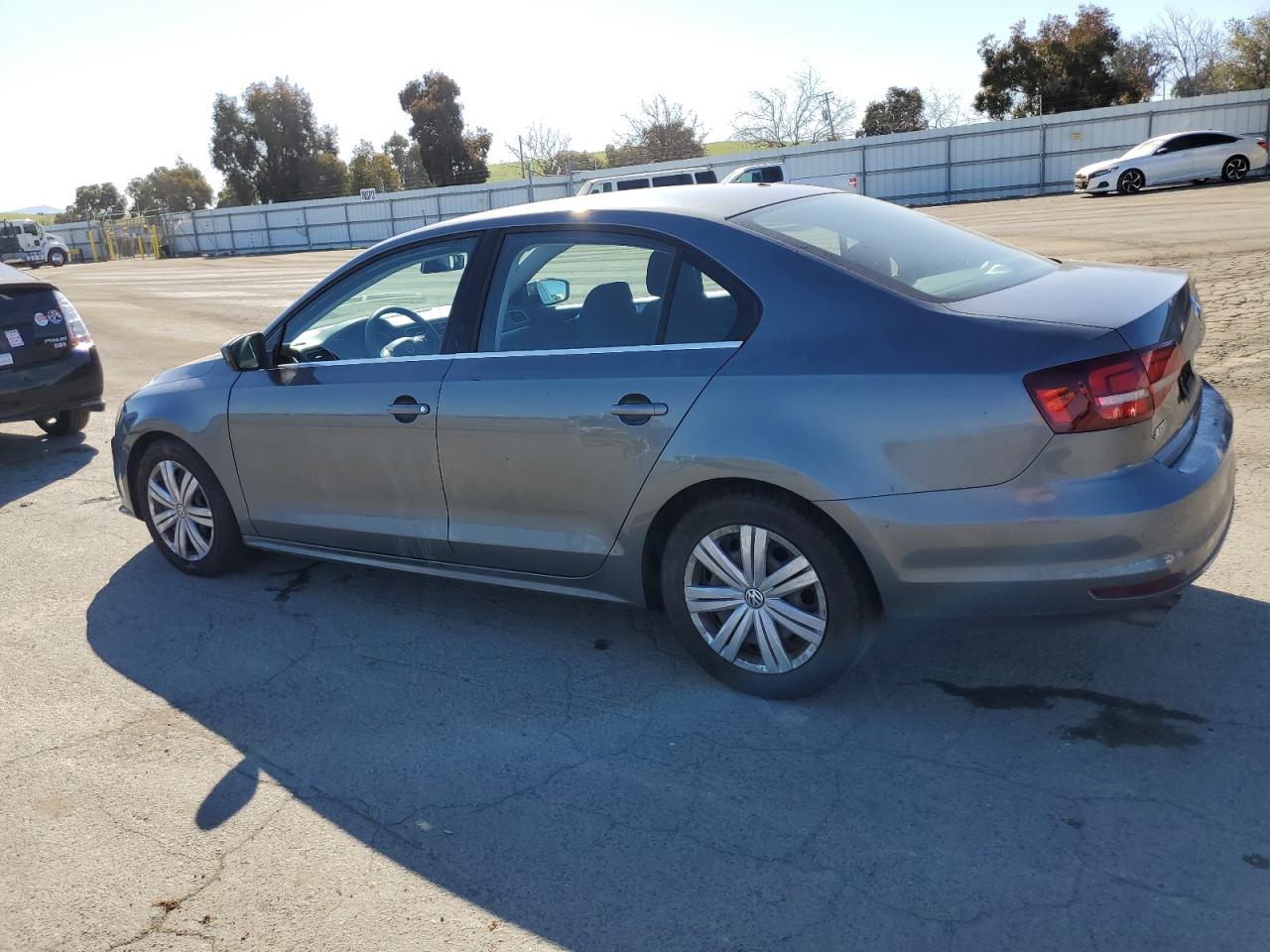 2017 Volkswagen Jetta - Image 2