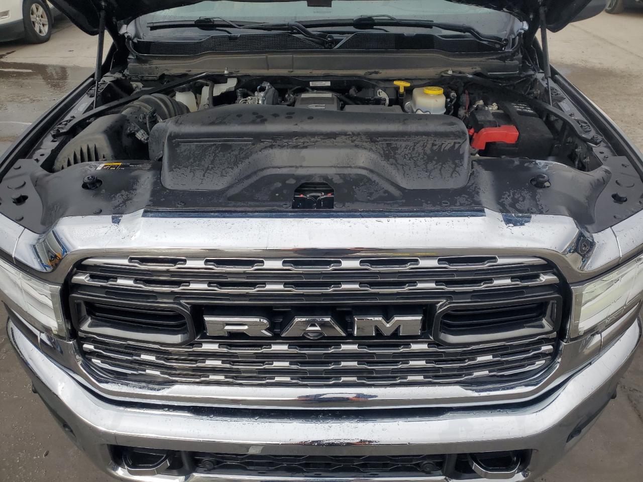 2022 RAM 3500 - Image 11