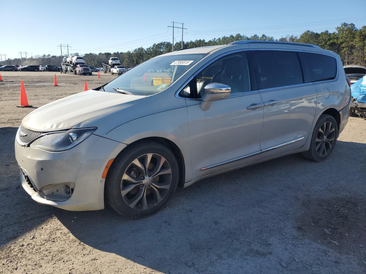 2017 Chrysler Pacifica - Image 1
